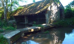 Le pont près du lavoir de Chantemerle